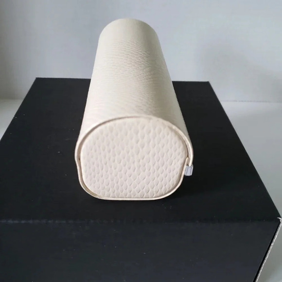 Jimmy Choo Snakeskin Print Magnetic  Closure Eyeglasses Case. - Picture 6 of 8